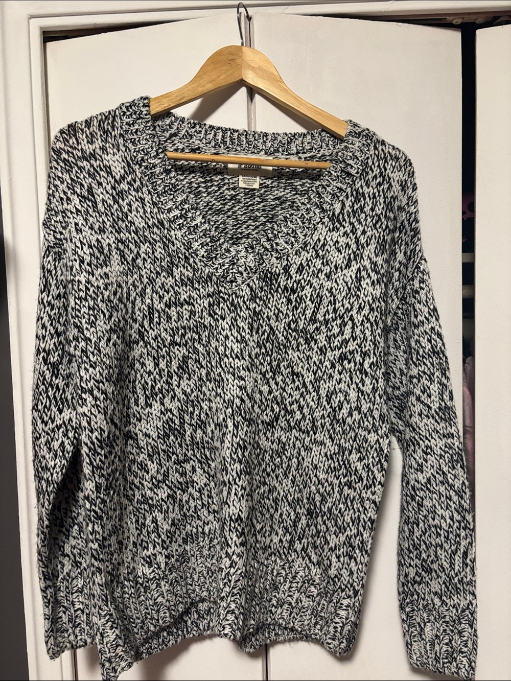 PINK Victoria's Secret Black & White Marled V-Neck Sweater